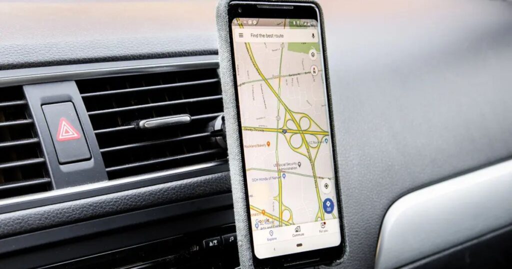 How to Pick the Best Universal Phone Holders for Your Car