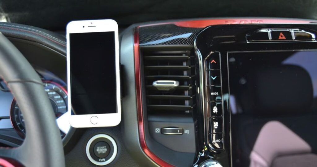 Why Universal Car Phone Holders Are a Great Investment