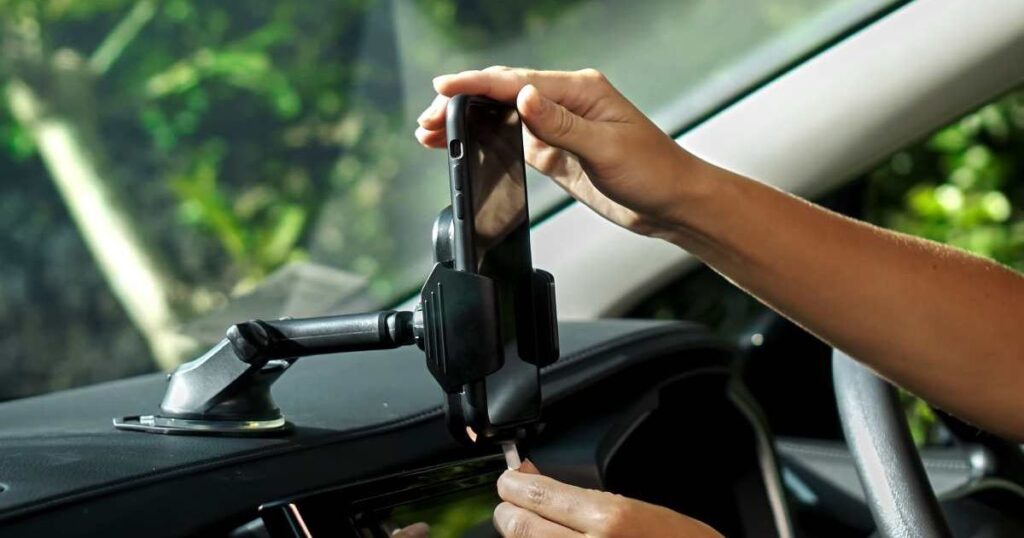 Top Tips for Using a Car Phone Holder